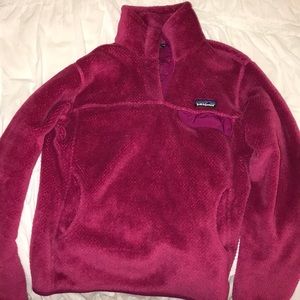 Women’s pink Patagonia fleece pullover